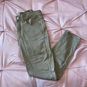 American Eagle khaki’s, Super Stretch Jeggings, Size 6 short.